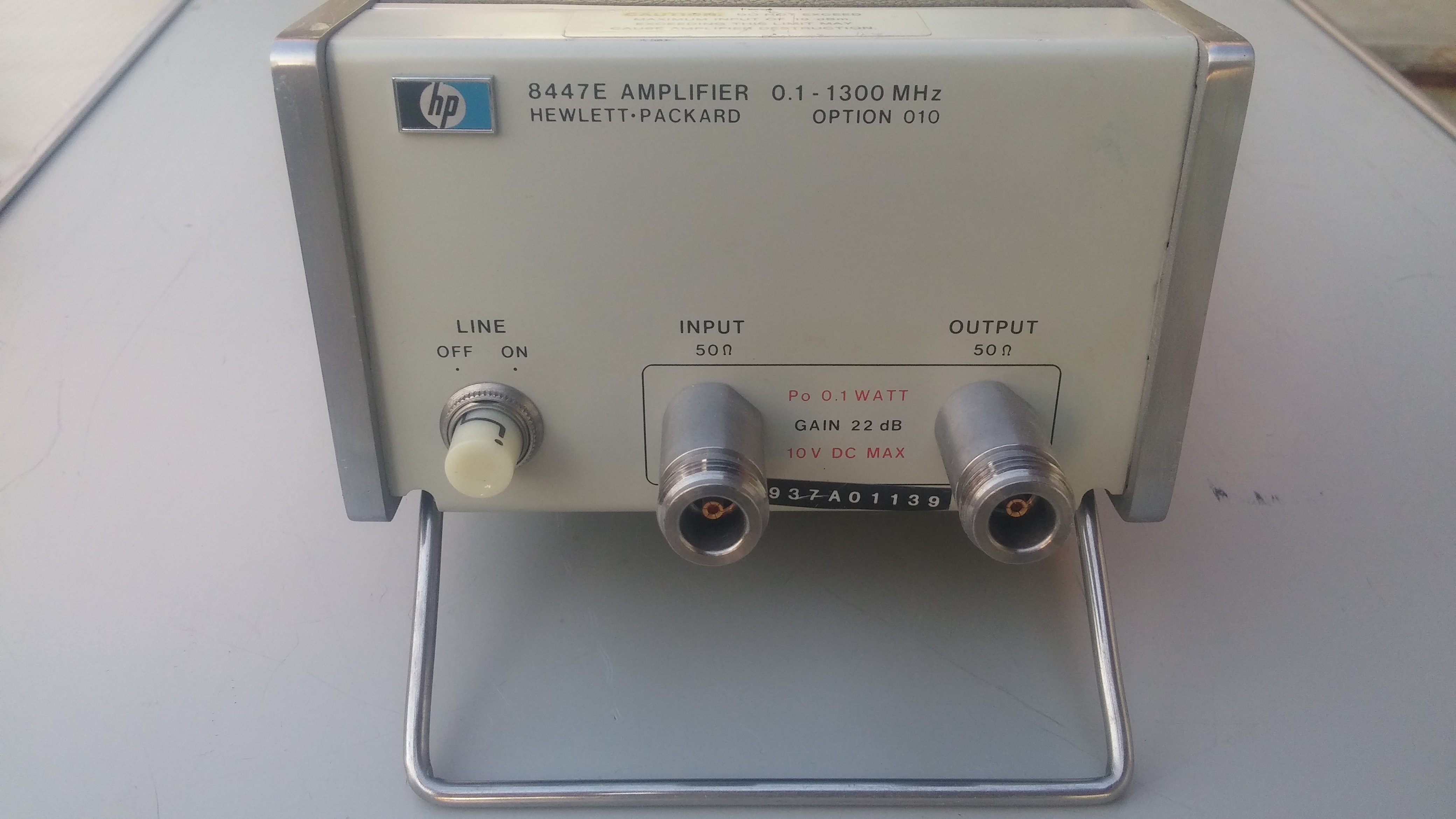 hp-8447e power amplifier 0.1-1300mhz-option010-gain-22db-10v-dc-max-0.jpg